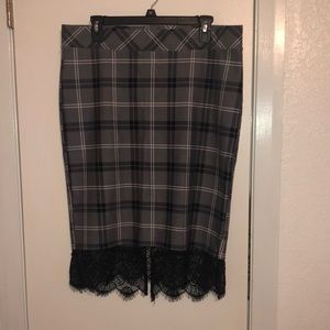 Torrid Plaid Skirt with Lace Black Gray Size 0 (12)